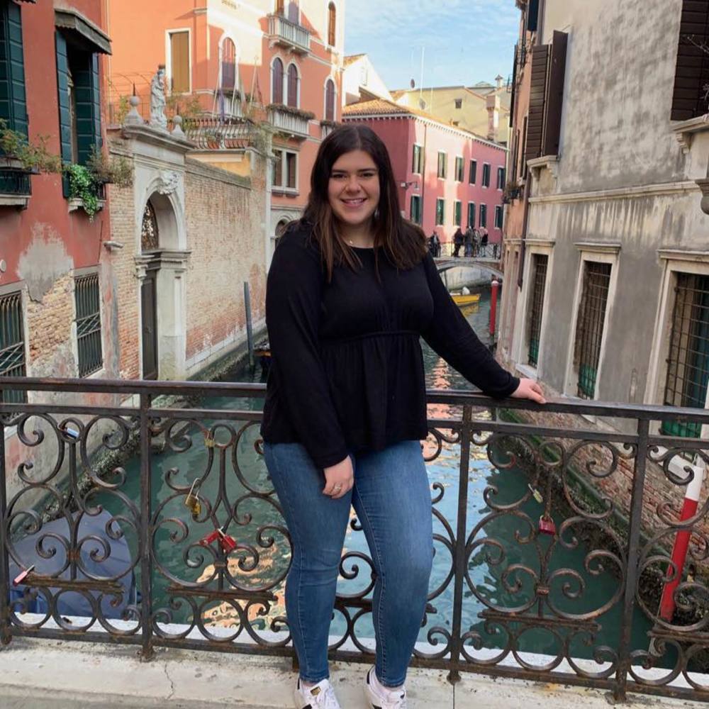 Meet your Posher, Olivia